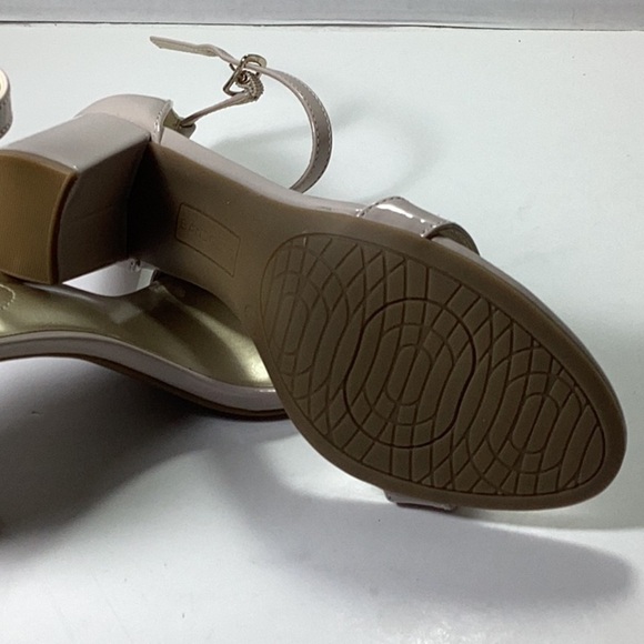 BANDOLINO
Madia Women's Open Toe Dress Sandals - Picture 8 of 9